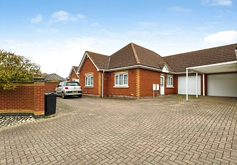3 bedroom bungalow for sale - The Street, Little Clacton, Clacton-on-Sea, Essex, CO16 - Property View 1