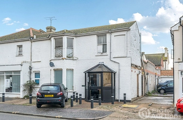 2 bedroom apartment for sale - High Street, Clacton-on-Sea, Essex, CO15