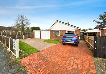 2 bedroom bungalow for sale - Gorse Lane, Clacton-on-Sea, Essex, CO15 - Property View 1