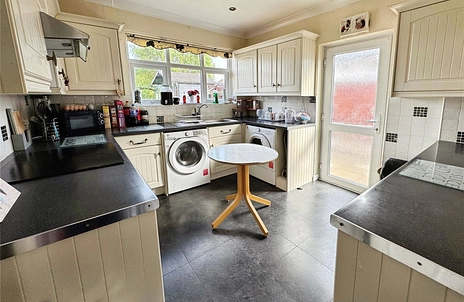 3 bedroom bungalow for sale - Tudor Green, Jaywick, Clacton-on-Sea, Essex, CO15 - Property View 3