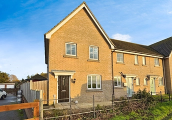 3 bedroom house for sale - Jaywick Lane, Clacton-on-Sea, Essex, CO16 - Property View 1