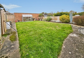 2 bedroom bungalow for sale - Quendon Way, Frinton-on-Sea, Essex, CO13 - Property View 1