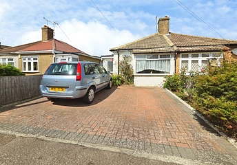 1 bedroom bungalow for sale - Craigfield Avenue, Clacton-on-Sea, Essex, CO15 - Property View 1