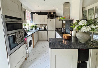 3 bedroom house for sale - London Road, Clacton-on-Sea, Essex, CO15 - Property View 1
