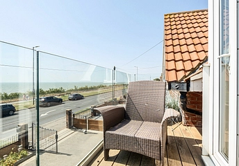 4 bedroom house for sale - Kings Parade, Holland-on-Sea, Clacton-on-Sea, Essex, CO15 - Property View 1
