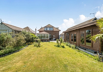 4 bedroom house for sale - Kings Parade, Holland-on-Sea, Clacton-on-Sea, Essex, CO15 - Property View 1