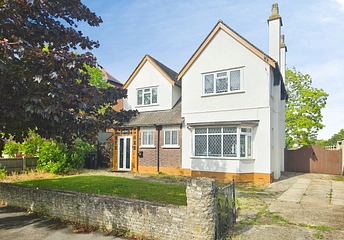 4 bedroom house for sale - Southcliff Park, Clacton-on-Sea, Essex, CO15 - Property View 1