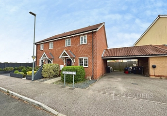 3 bedroom house for sale - Lewis Road, Clacton-on-Sea, Essex, CO16 - Property View 1