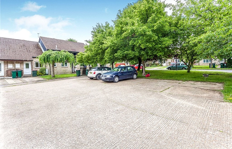 studio for sale - Lanercost Road, Crawley, West Sussex, RH11