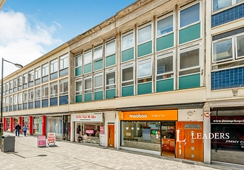 2 bedroom apartment to rent - The Pavement, Crawley, RH10 - Property View 1