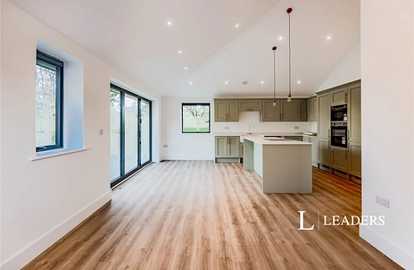 2 bedroom bungalow to rent - Charlwood Road, Horley, Surrey, RH6 - Property View 2