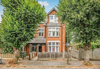 1 bed flat/apartment for rent in Randolph Road, Epsom, Surrey, KT17