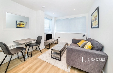 studio to rent - Wood Street, East Grinstead, West Sussex, RH19 - Property View 3