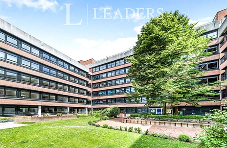 studio to rent - Wood Street, East Grinstead, West Sussex, RH19 - Property View 2