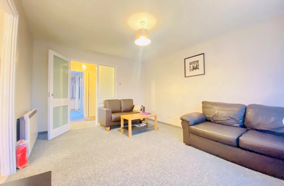 1 bedroom apartment to rent - Woodcroft Flats, 10 Chepstow Road, CR0 - Property View 1