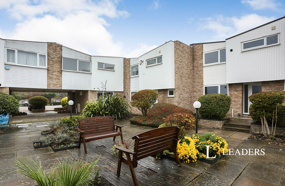 4 bedroom property to rent - Astor Court, Ham View, Croydon, CR0 - Property View 1