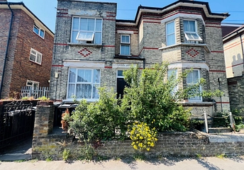 studio to rent - Quadrant Road, Thornton Heath, CR7 - Property View 1