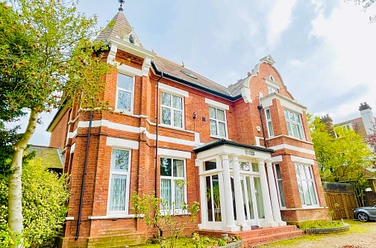 3 bedroom apartment to rent - Russell Hill, CR8