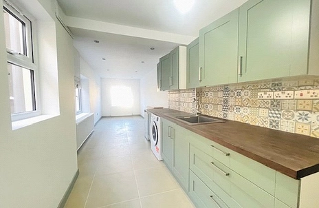 house to rent - Keens Road, Croydon, CR0 - Property View 2