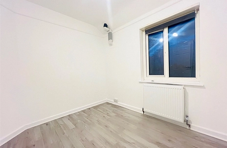 house to rent - Camden Gardens, Thornton Heath, CR7 - Property View 2