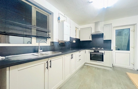 house to rent - Camden Gardens, Thornton Heath, CR7 - Property View 3