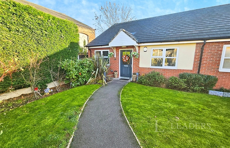 2 bedroom bungalow for sale - Moorfield Crescent, Sandiacre, Nottingham, Derbyshire, NG10