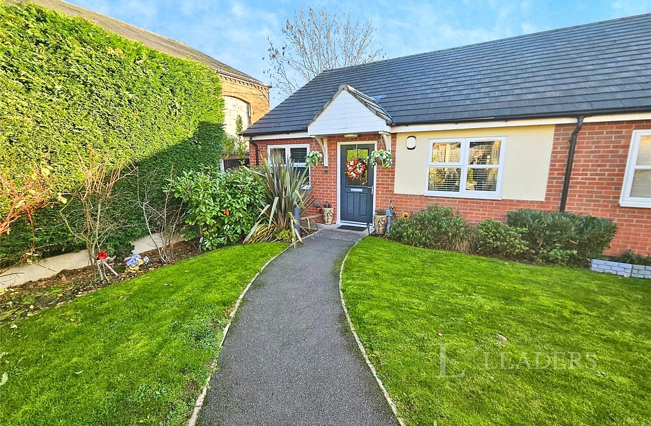 2 bedroom bungalow for sale - Moorfield Crescent, Sandiacre, Nottingham, Derbyshire, NG10 - Property View 1