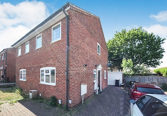 2 bedroom house to rent - Goshawk Close, Luton, Bedfordshire, LU4 - Property View 1