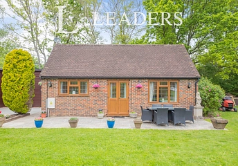 1 bed bungalow for rent in Greenfield House, Dowlands Lane, Copthorne, Crawley, RH10