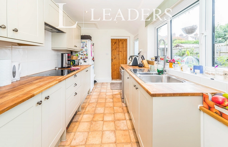 4 bedroom house to rent - Cantelupe Road, RH19