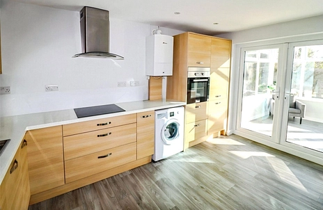 2 bedroom bungalow for sale - Sandy Point Road, Hayling Island, Hampshire, PO11 - Property View 2