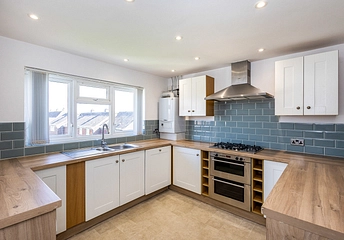 2 bed flat/apartment for rent in Longlands Road, Emsworth, PO10
