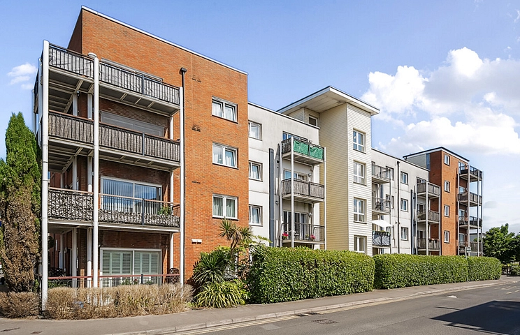 2 bedroom apartment for sale - Canalside, Redhill, Surrey, RH1