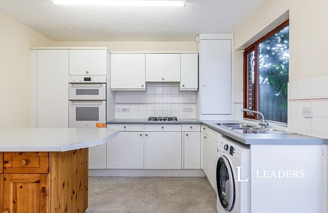 3 bedroom house to rent - Farriers Road, Epsom, KT17 - Property View 3