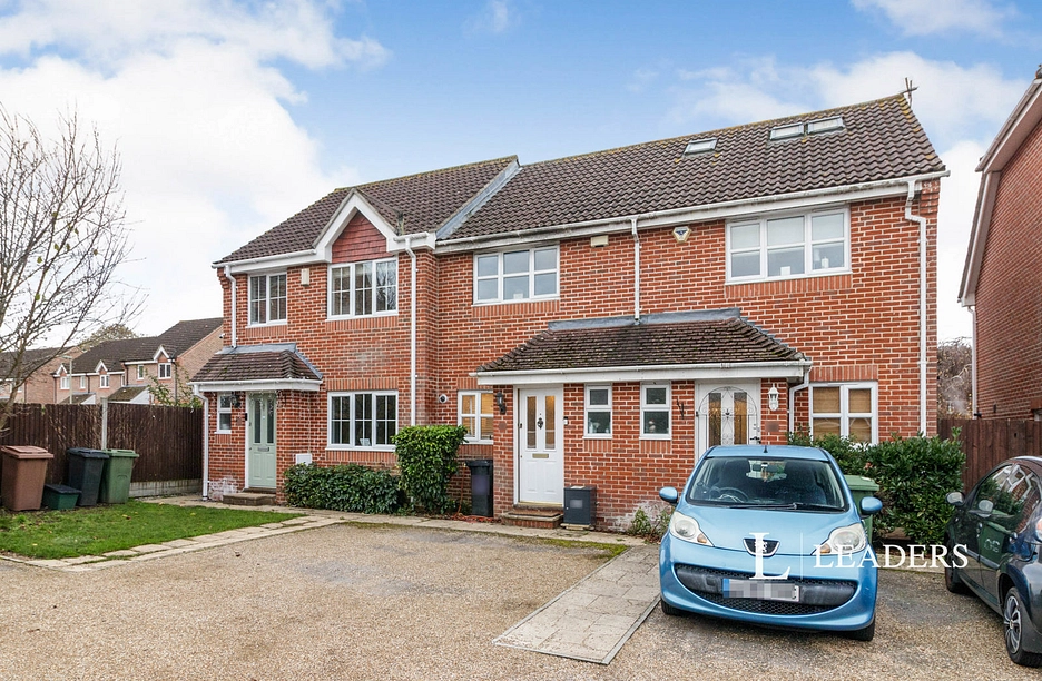 2 bedroom terraced to rent - Manor Crescent, Manor Park, Epsom, KT19 - Property View 1