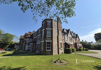 2 bed flat/apartment for rent in Clovelly, 20 Blackwater Road, Eastbourne, BN21