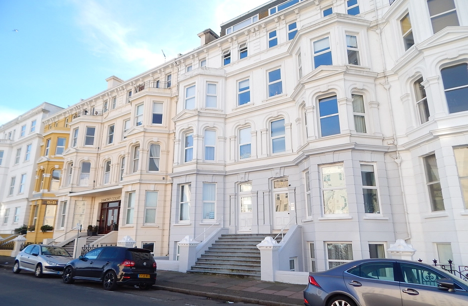 studio to rent - Wilmington Square, Eastbourne, BN21 - Property View 1