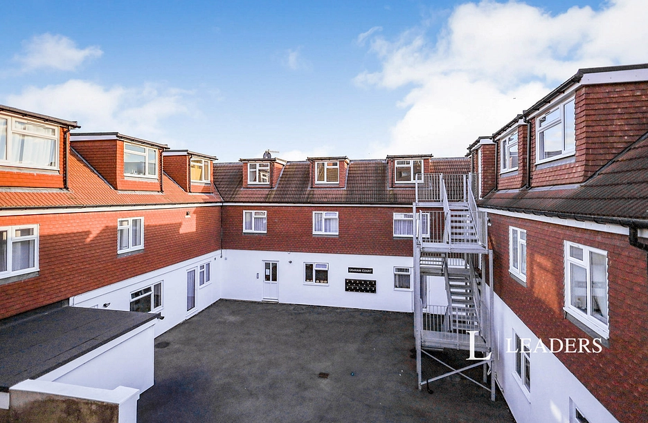 2 bedroom apartment to rent - Commercial Road, Eastbourne, BN21 - Property View 1