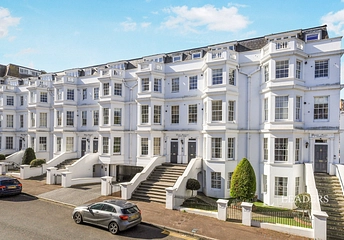 2 bedroom apartment to rent - Grand Mansions, 1-3 Silverdale Road, Eastbourne, BN20 - Property View 1
