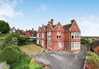 2 bed flat/apartment for rent in Prideaux Road, Eastbourne, BN21