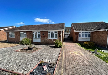 2 bedroom bungalow to rent - Tolkien Road, Eastbourne, BN23 - Property View 1
