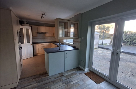 3 bedroom house for sale - Petworth Place, Eastbourne, East Sussex, BN22 - Property View 2