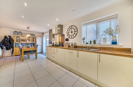 4 bedroom house for sale - Harrison Grove, Stockport, Greater Manchester, SK3 - Property View 3