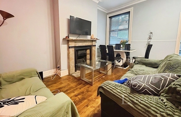 5 bedroom house to rent - Albion Road, Manchester, M14