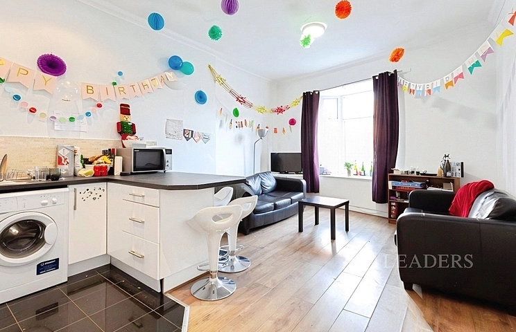 4 bedroom apartment to rent - Wilmslow Road, Manchester, M14