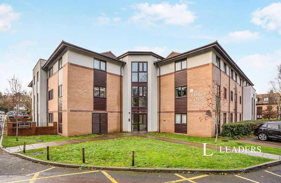 2 bedroom apartment to rent - Wickham Road, Fareham, PO16 - Property View 1