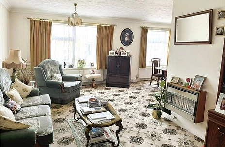 3 bedroom bungalow for sale - Glenfield Avenue, Felixstowe, Suffolk, IP11 - Property View 3