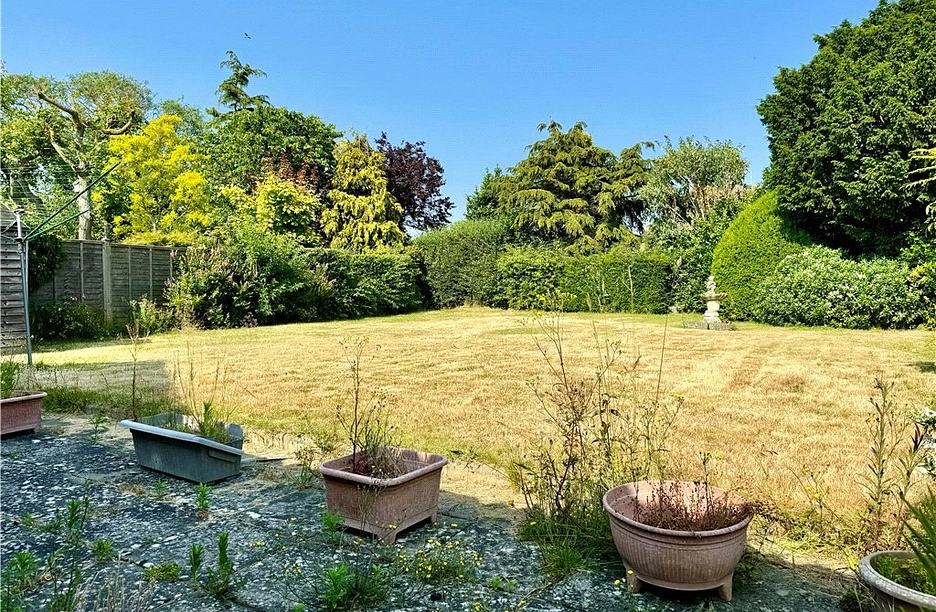 3 bedroom bungalow for sale - Glenfield Avenue, Felixstowe, Suffolk, IP11 - Property View 1