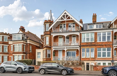 2 bedroom apartment for sale - Sea Road, Felixstowe, Suffolk, IP11 - Property View 3