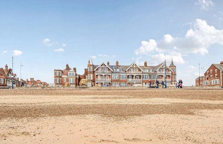 2 bedroom apartment for sale - Sea Road, Felixstowe, Suffolk, IP11